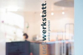 Portrait Ulrike Pretzel Freiburg Wiehre - Firmenportrait - Fotograf für Fotoreportage und Portraits