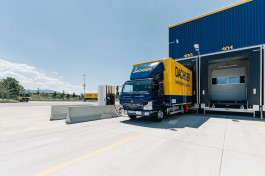 Johannes Meger - Fotograf für Werbefotos - Dachser E-Lkw Eschbach Freiburg- Werbefotografie Mittelstand 